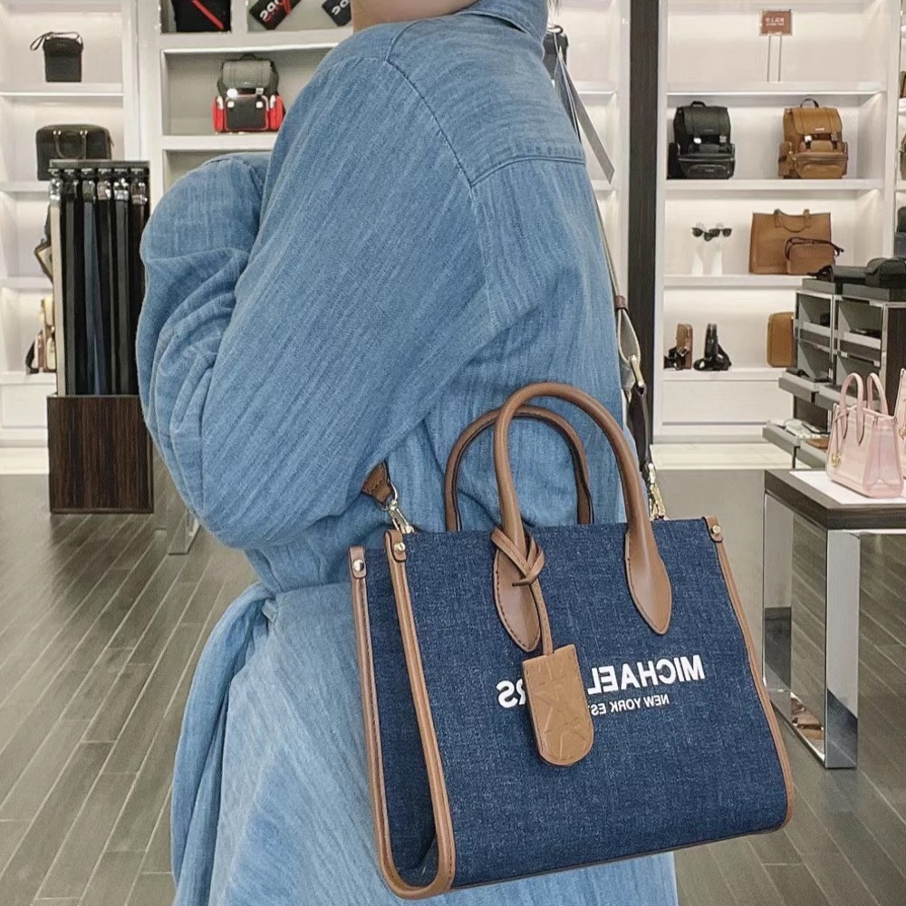 🎀NeW! Michael Kors Small Shopper - Picture 3 of 8
